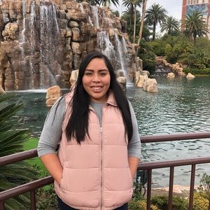 Meet your Posher, Cindy